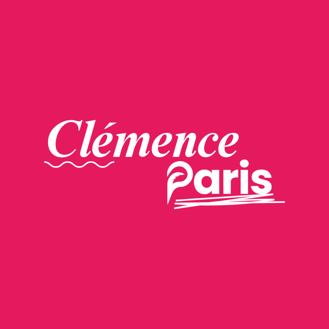 Logo Clémence Paris sur fond rose by agence Kyracom