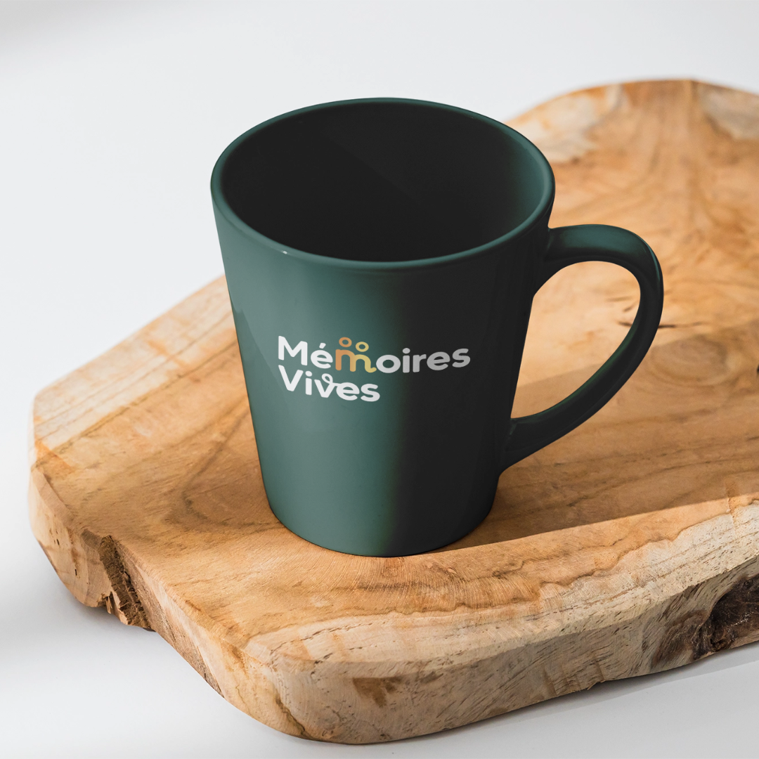 Mockup tasse Mémoires vives by Agence Kyracom Dijon